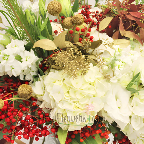 Classic Holidays DIY Flower Kit Up Close