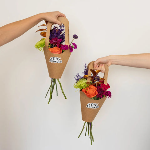 Halloween Hocus Pocus Bouquet Bar Kit Hand - Image