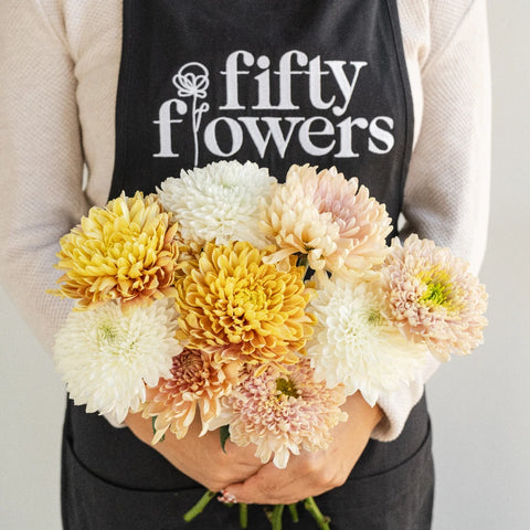 Honeycomb Chrysanthemum Flower Kit Vase - Image