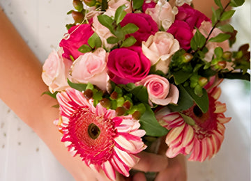 Rose Gerbera and Spray Rose Wholesale DIY Flower Kit In a Hand