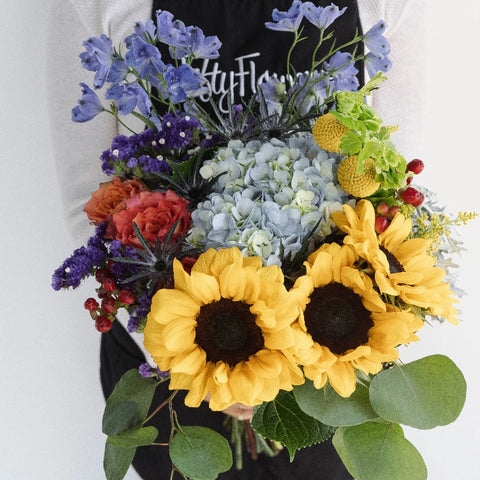 Wildflower Bulk Diy Flower Combo Apron - Image